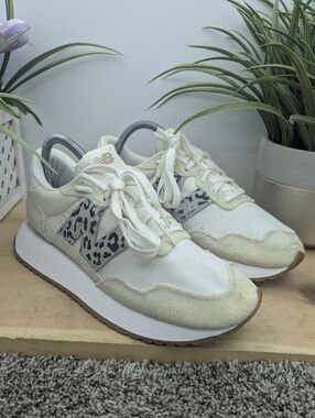 New Balance 237 Leopard Print Logo Women's Size 7  Running Shoes Walking